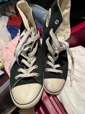 Converse Black Canvas Lace-Up sneakers